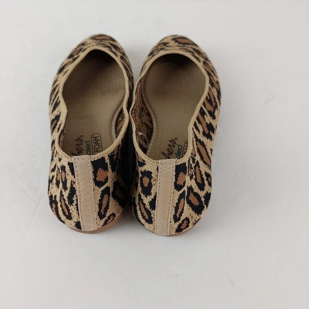 SKECHERS Women's Cleo Claw-Some Natural Leopard Print Slip-on‎ Ballet Flats 6.5.